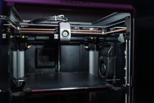How to Choose Between CNC Machining and 3D Printing