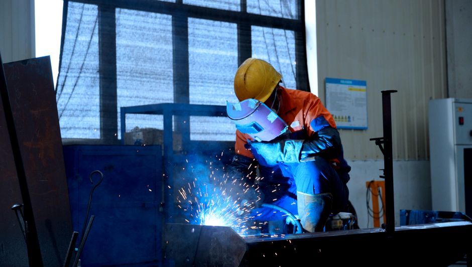 How to Use a CNC Machining Cost Per Part Calculator to Optimize Your Sourcing Decisions