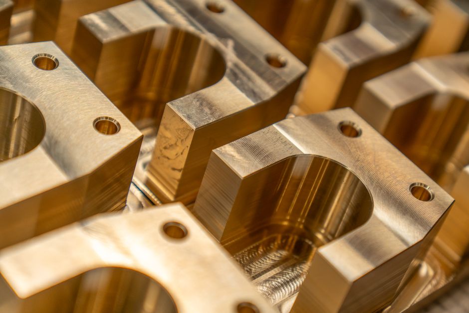 How to Accurately Estimate CNC Machining Cost Per Part: A Buyer's Guide to Transparent Pricing